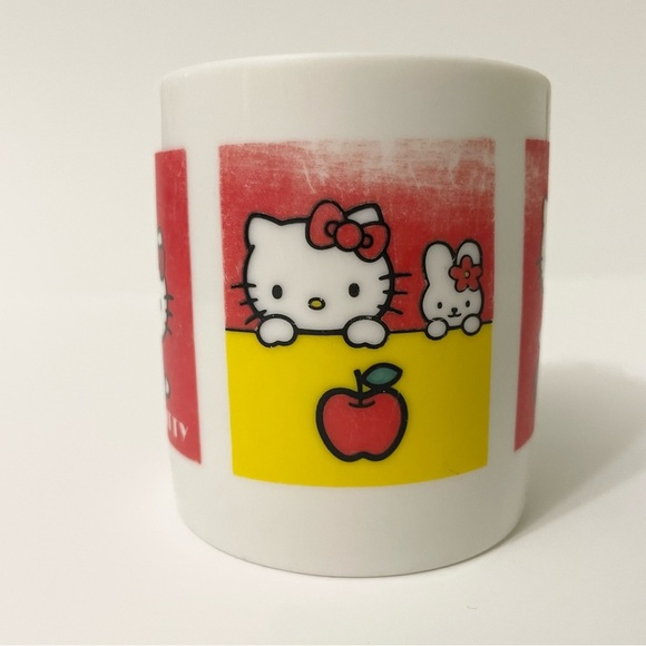 2000 Sanrio Hello Kitty Ceramic Kids Mug - Picture 2 of 16